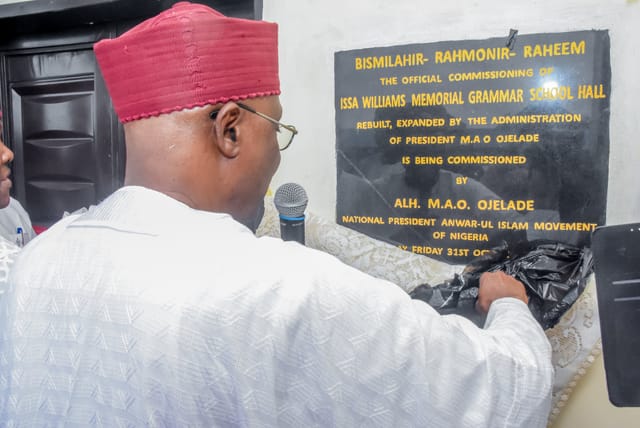 The hall plaque being unveiled — 109th Annual Conference, Issa Williams Hall, Iponri, 31 October 2025.