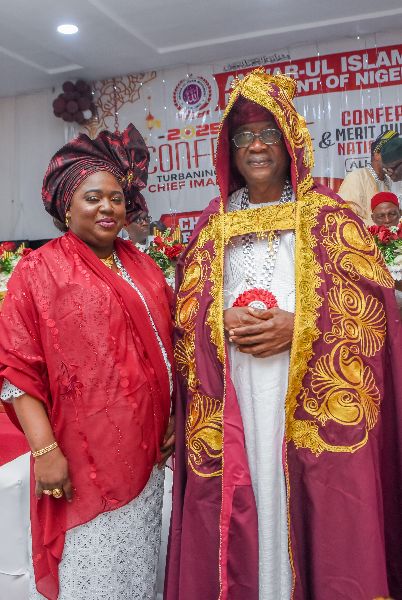 Photograph from Conferment of Merit Award and Turbaning of the New National Chief Imam/Missioner — DSC_3090.JPG