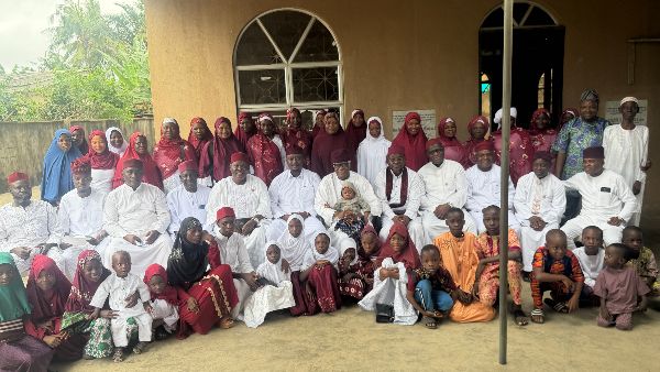 Photograph from Presidential Tour of Missions - Morogbo Mission — IMG_3653.JPG
