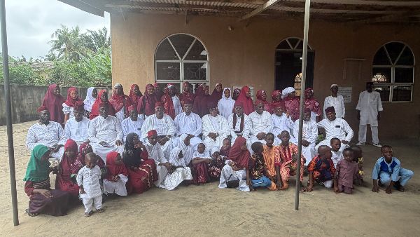 Photograph from Presidential Tour of Missions - Morogbo Mission — IMG_3648.JPG