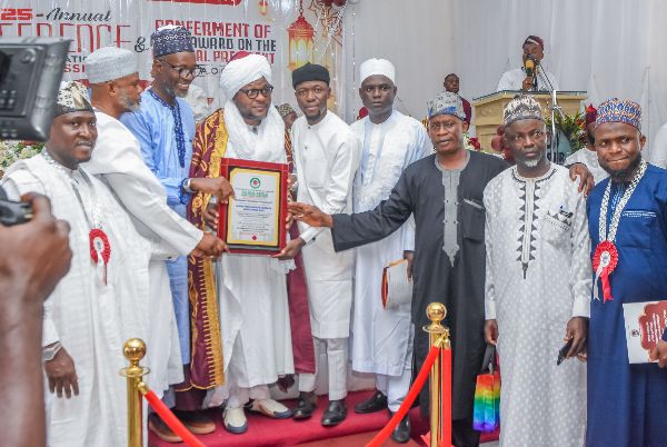 Photograph from Conferment of Merit Award and Turbaning of the New National Chief Imam/Missioner — DSC_3265.JPG