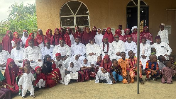 Photograph from Presidential Tour of Missions - Morogbo Mission — IMG_3650.JPG