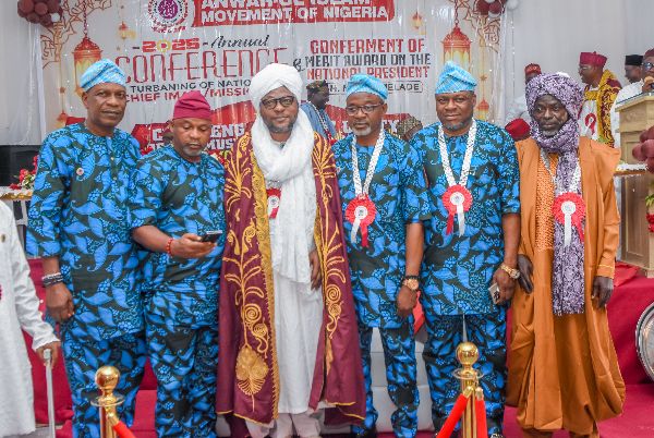 Photograph from Conferment of Merit Award and Turbaning of the New National Chief Imam/Missioner — DSC_3272.JPG